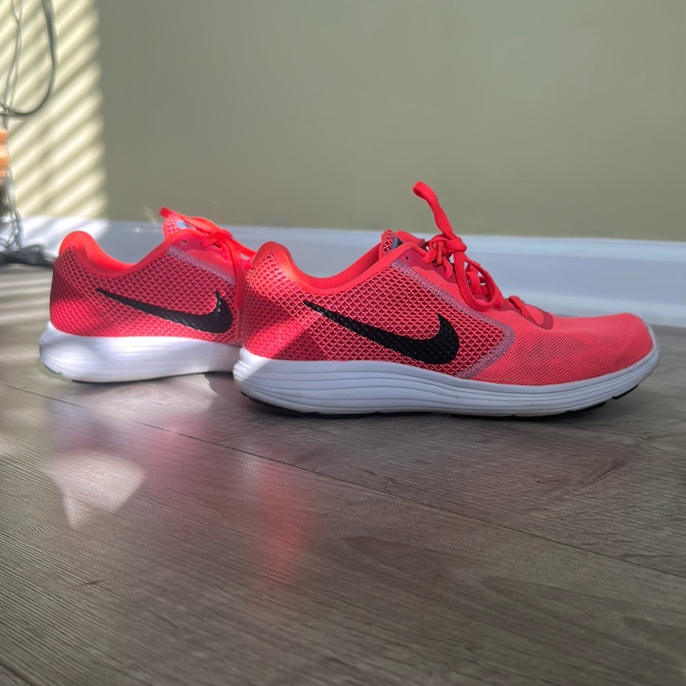 Nike Revolution 3 Shoes